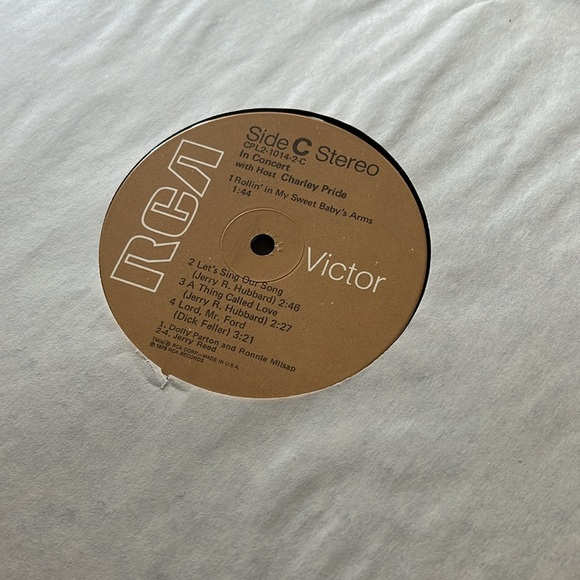 Live in concert with host Charley Pride - Picture 5 of 6